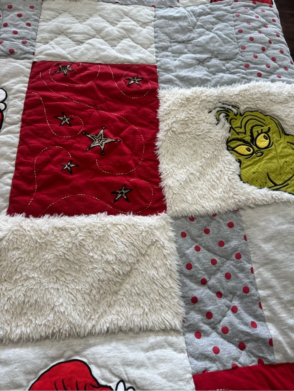 PB TEEN Dr. Seuss Christmas Grinch Patchwork Quilt and Sham Full/Queen